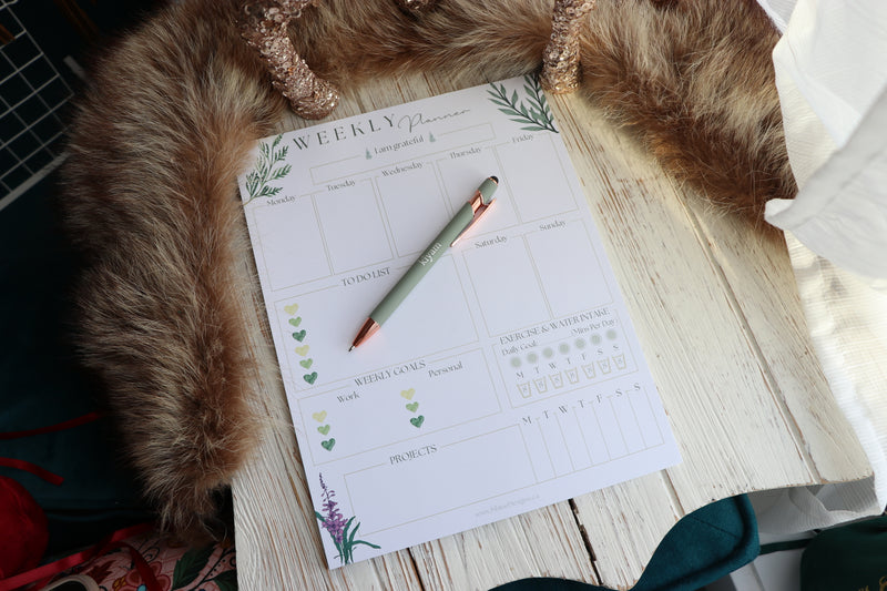 Weekly Planner (Bonus Pen + Bonus Highlighter)