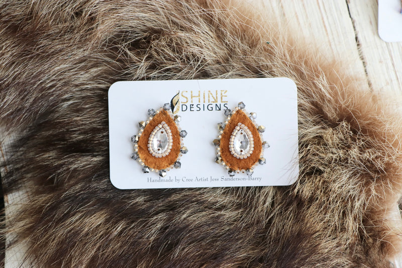 🎁3 Colours to Choose From 🌱 Moose Drops Tea & Bead Bundle (Moose Hide + Complete Sewing & Beading Kit + Mother Earth Tea + Online Pre-Recorded Tutorial)