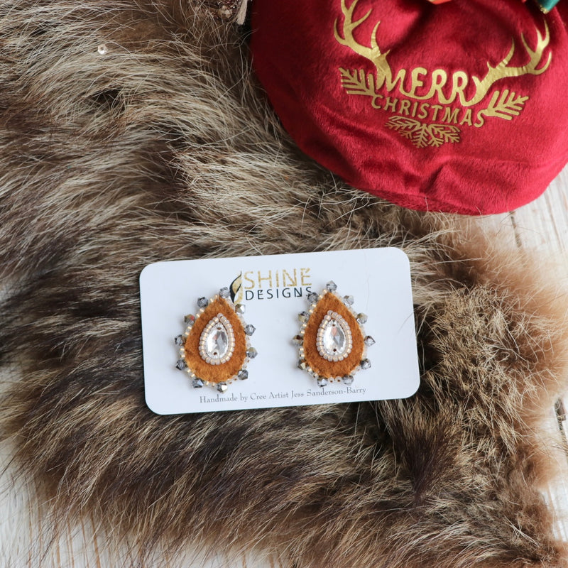 🎁3 Colours to Choose From 🌱 Moose Drops Tea & Bead Bundle (Moose Hide + Complete Sewing & Beading Kit + Mother Earth Tea + Online Pre-Recorded Tutorial)