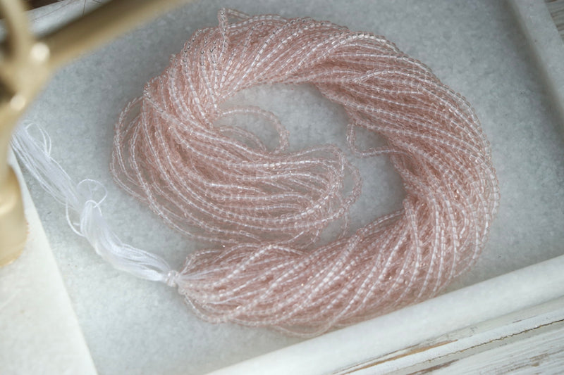 10/0-11/0 Soft Pink Translucent (1 Hank) 42 Grams • Vintage Bead